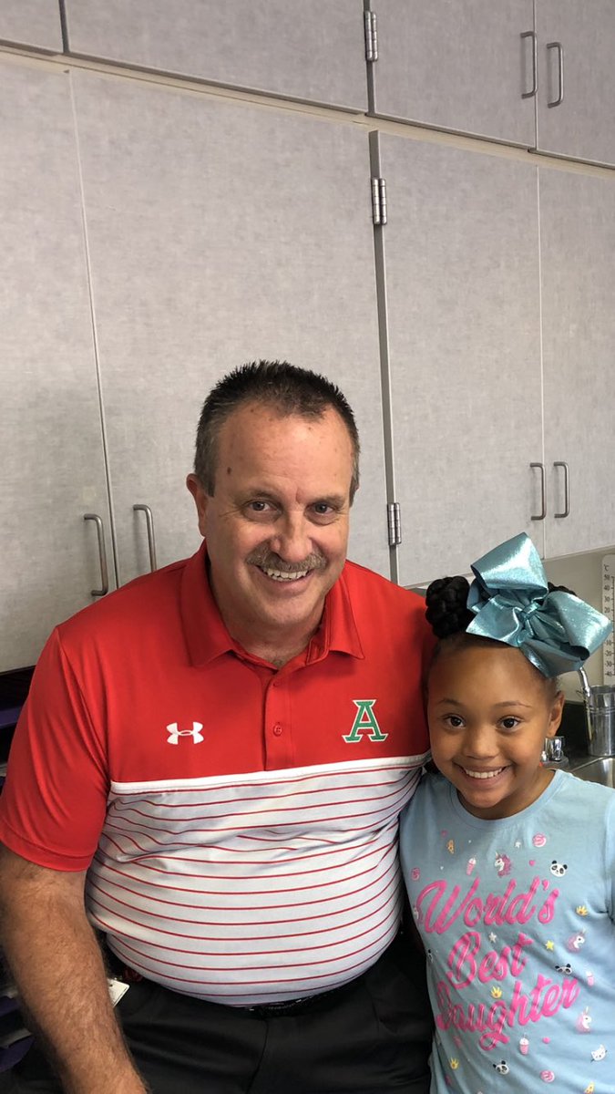 drtimsmith's tweet image. This awesome young lady chose to send her “Thursday thoughts” to me yesterday! I thought it would be a lot more fun to go visit her in her classroom than to just send her an email in return! Keep up the great work Arey’a!! #ACSMAKINGADIFFERENCE