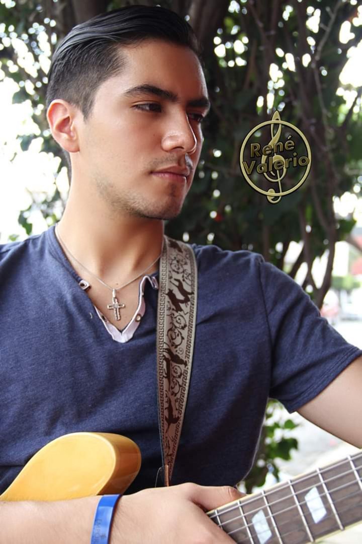 ReneValerio_'s tweet photo. Tengan excelente #findesemana Llenen su vida de #musica 
#Viernesdeplaylist 
https://t.co/rYXaAEXWLq
#RenéValerio https://t.co/Aad8sDHUo4