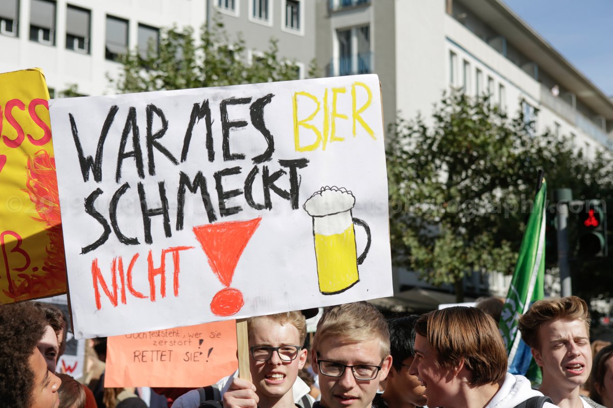 MichaelDebets's tweet photo. 2019-09-20 Impressions from the #Fridays4Future Global Climate Strike in #Frankfurt / Eindrücke des Fridays For Future  Klimastreik in Frankfurt. More pictures at / Mehr Bilder bei https://t.co/K5dbEivkMx #ffm2009 #globalstrike #069forclimate #AlleFuersKlima https://t.co/JSqWCXrgcD