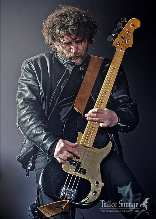 Rusted Cage tweet media