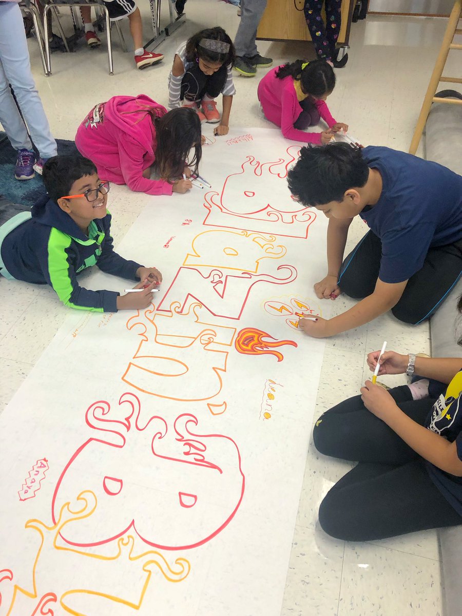 Fun Run ready! 📣🏃🏾‍♀️🏃🏻‍♂️🏃🏾‍♂️🏃🏼‍♀️🏃🏽‍♂️🔥#rlc20 <a href="/RLCPrincipal/">Diane Insari</a> <a href="/MouwRyan/">Ryan Mouw</a>