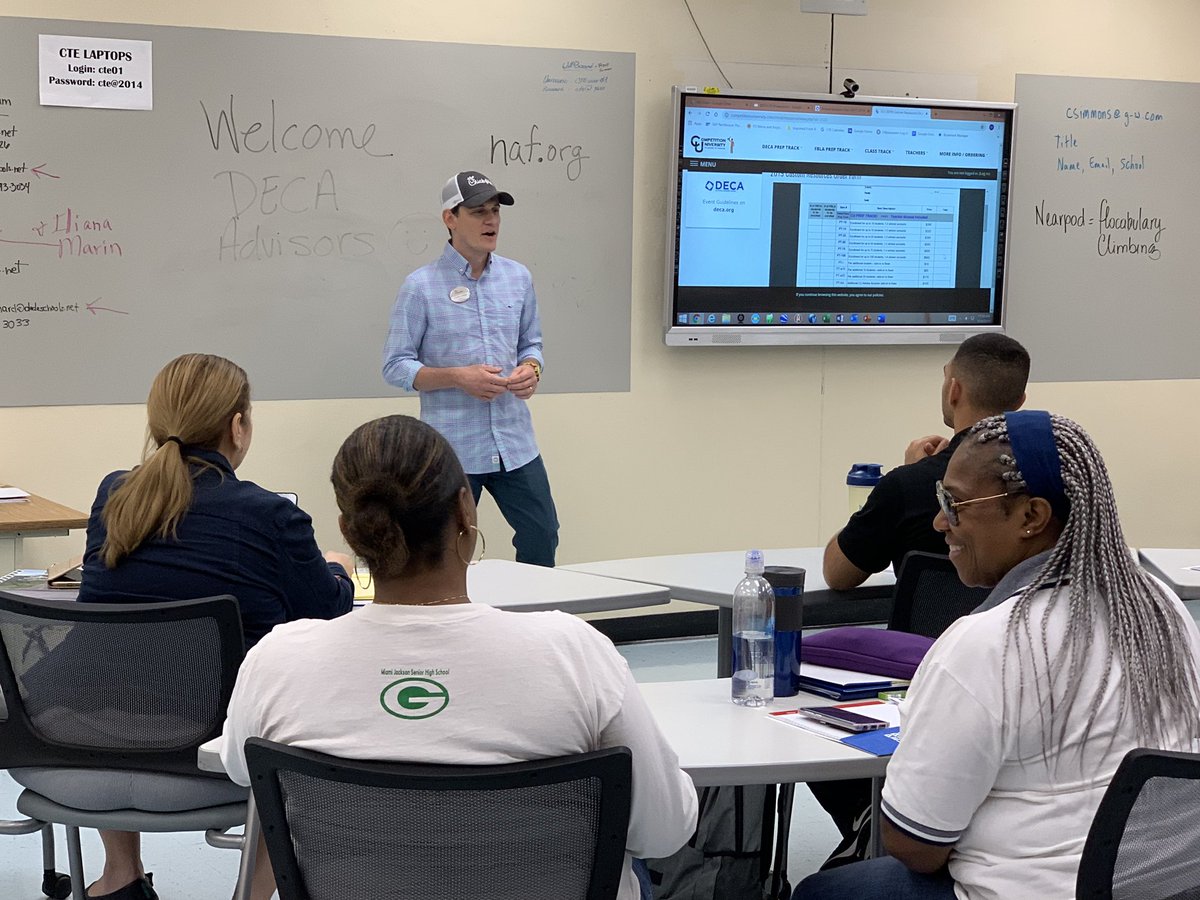 Florida DECA District 10 tweet media