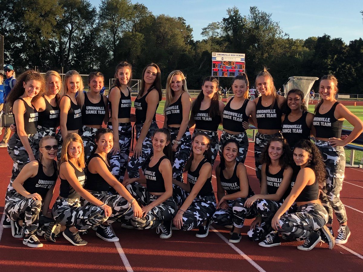 uhsdanceteam's tweet photo. Opened the football game tonight, brought the 🔥, and captain Christina got a hoco-prosal! https://t.co/QoU4oofcyW
