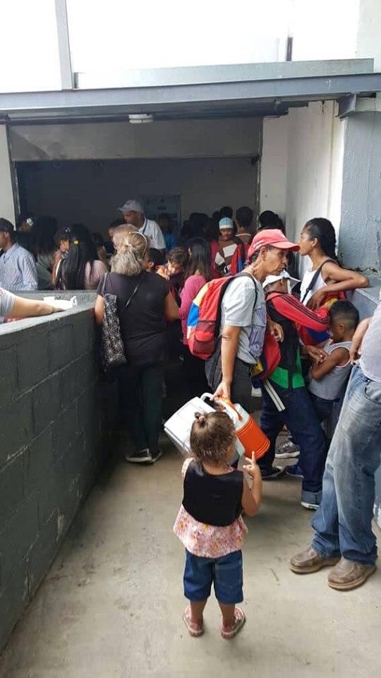 Hoy se realizó una Jornada Integral de Salud en el Refugio El Limon del Cafetal.
#ServiciosMedicosOdontologicos
#JornadaIntegralDeSalud