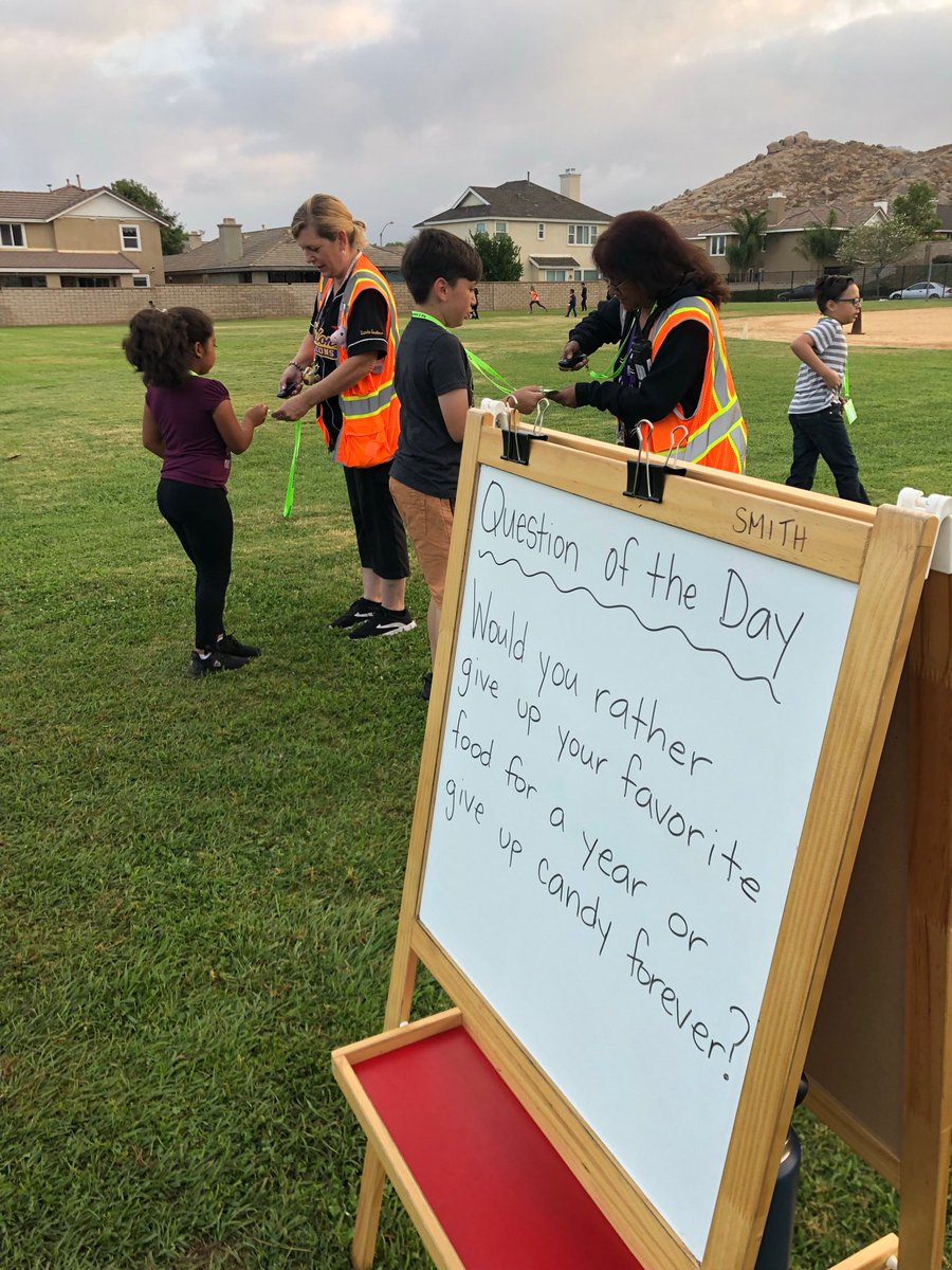 FalconsAvalon's tweet photo. A question of the day during Morning Walks sparks conversations and builds π relationships. #SEL #RelationshipsMatter #FalconsCommit2Fit #Commit2Fit #PhysicalActivity #FalconsUnitedInExcellence #MorningWalks @PaulZientarski @jratey https://t.co/Y1BpCoSxBC