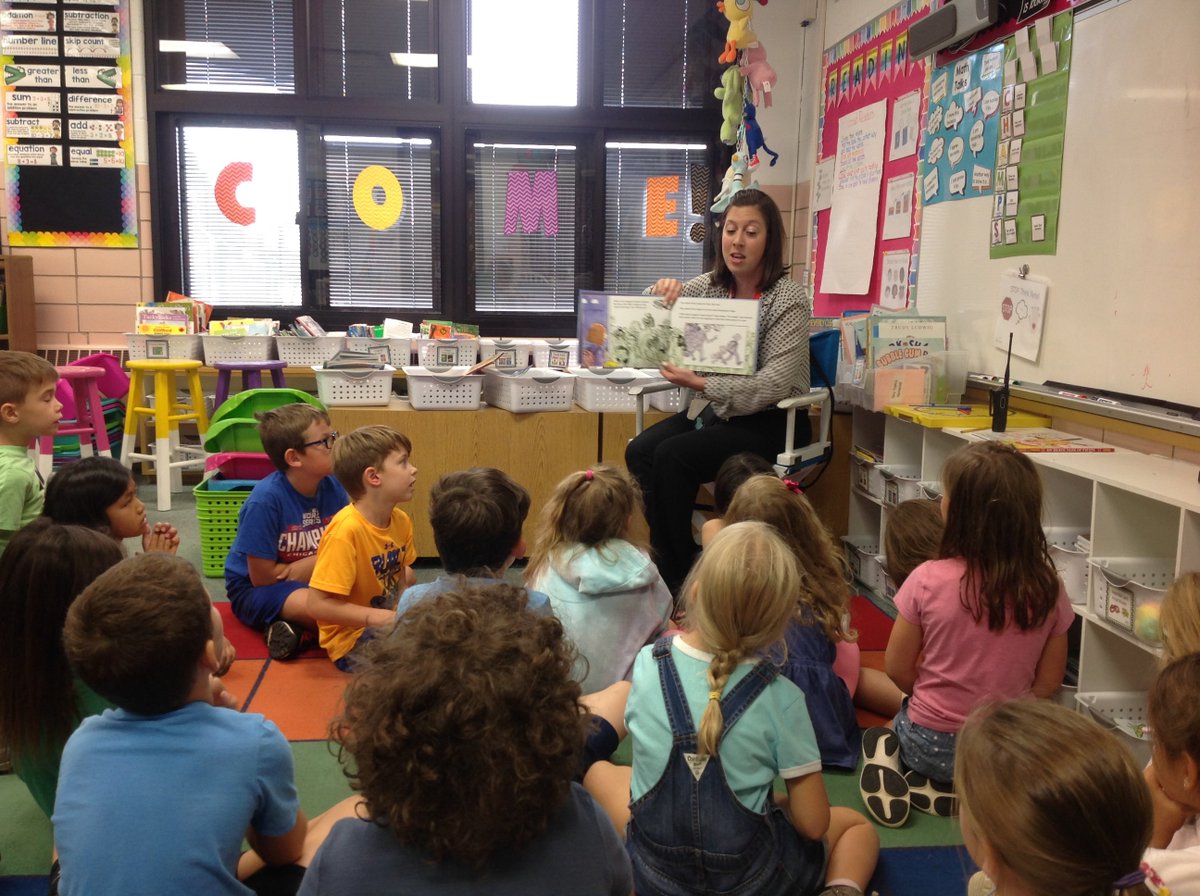 MrsWeller64's tweet photo. Dr. DeLaMar and Mrs. Donnelly surprised us as our first Mystery Readers! We listened to the Red Ribbon and The Girl Who Never Makes Mistakes! #D64smiles #EngagedD64 @FranklinD64 https://t.co/1hTbi1Jttn