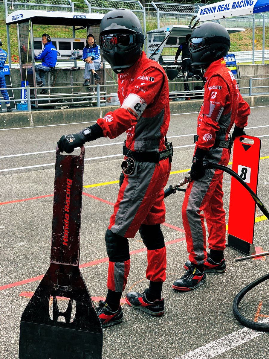 AUTOBACS_COM's tweet photo. 2019 #AUTOBACS
#SUPERGT Rd.7 #SUGO GT300km RACE
ARTA mechanic
かっこよすぎます
ファンの皆様のために、これからメカニックの方の写真もどんどんアップしていきますね!
#ARTA
#オートバックス
#スーパーgt
#菅生 https://t.co/5NjPBRWtQy