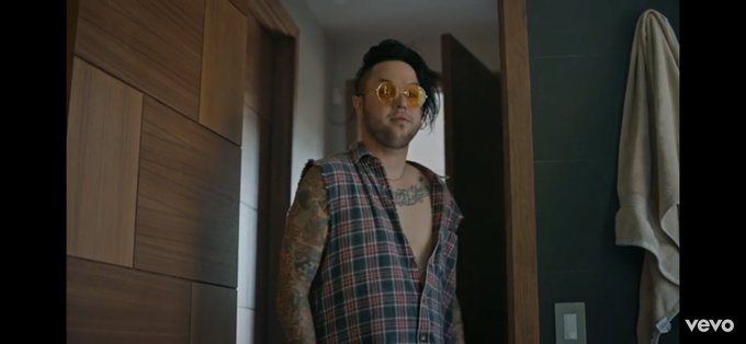 Retweet, if you think this is @JayZito https://t.co/hEtAAA3XTm<a class="tags" target="_blank" title="On Twitter" href="/?out=eyJ0eXAiOiJKV1QiLCJhbGciOiJIUzUxMiJ9.eyJpYXQiOjE3MjE2OTk4NTYsImlzcyI6InR3cG9ybnN0YXJzLmNvbSIsIm5iZiI6MTcyMTY5OTg1NiwiZXhwIjoxNzUzMjM1ODU2LCJyZWRpcmVjdF91cmwiOiJodHRwczovL3R3aXR0ZXIuY29tL0pheVppdG8ifQ.WtBYxft0hbNEyOefbooHPrH0e4ZJsIUbDPSrqq7O-fBYPGDRAXbkKic3IlxYrGAyUdgdFHEMYxslV0O5EBIOhA">@JayZito</a><a href="/tag/friday"class="tags"><span>#friday</span></a><a href="/tag/snifter"class="tags"><span>#snifter</span></a>
