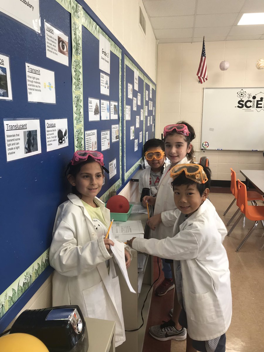 DiscoveryLabPOB's tweet photo. Ms. Tomasulo’s #scientists investigate balanced and unbalanced forces at the #DiscoveryLab today @AlisonJClark @MrsWintersSR @POBSchools https://t.co/EMOsQqNlXh