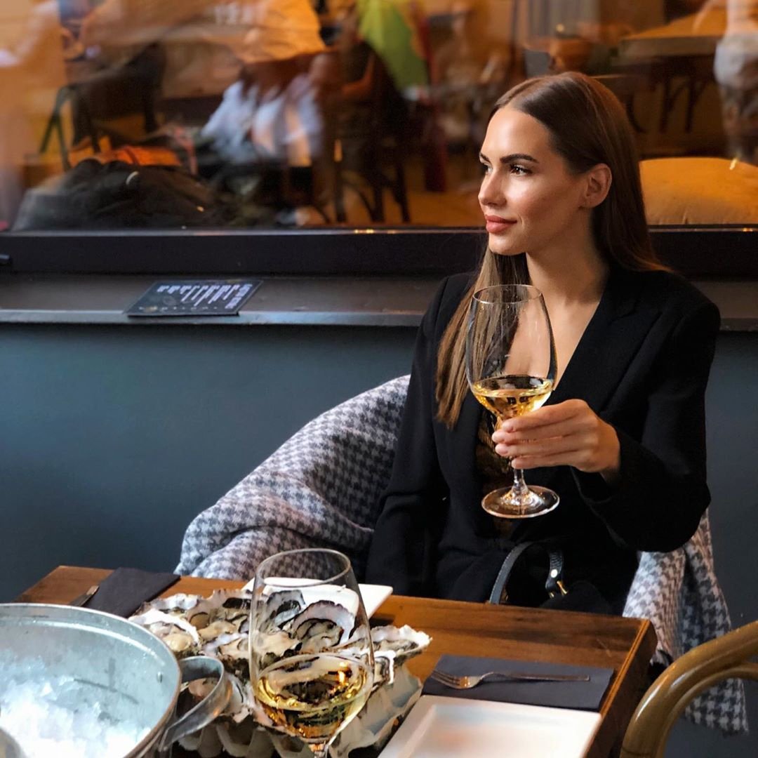 Night out with <a href="/CeithreB/">Wild Fox Brennan</a> she snapped this when I wasn't looking ♥️