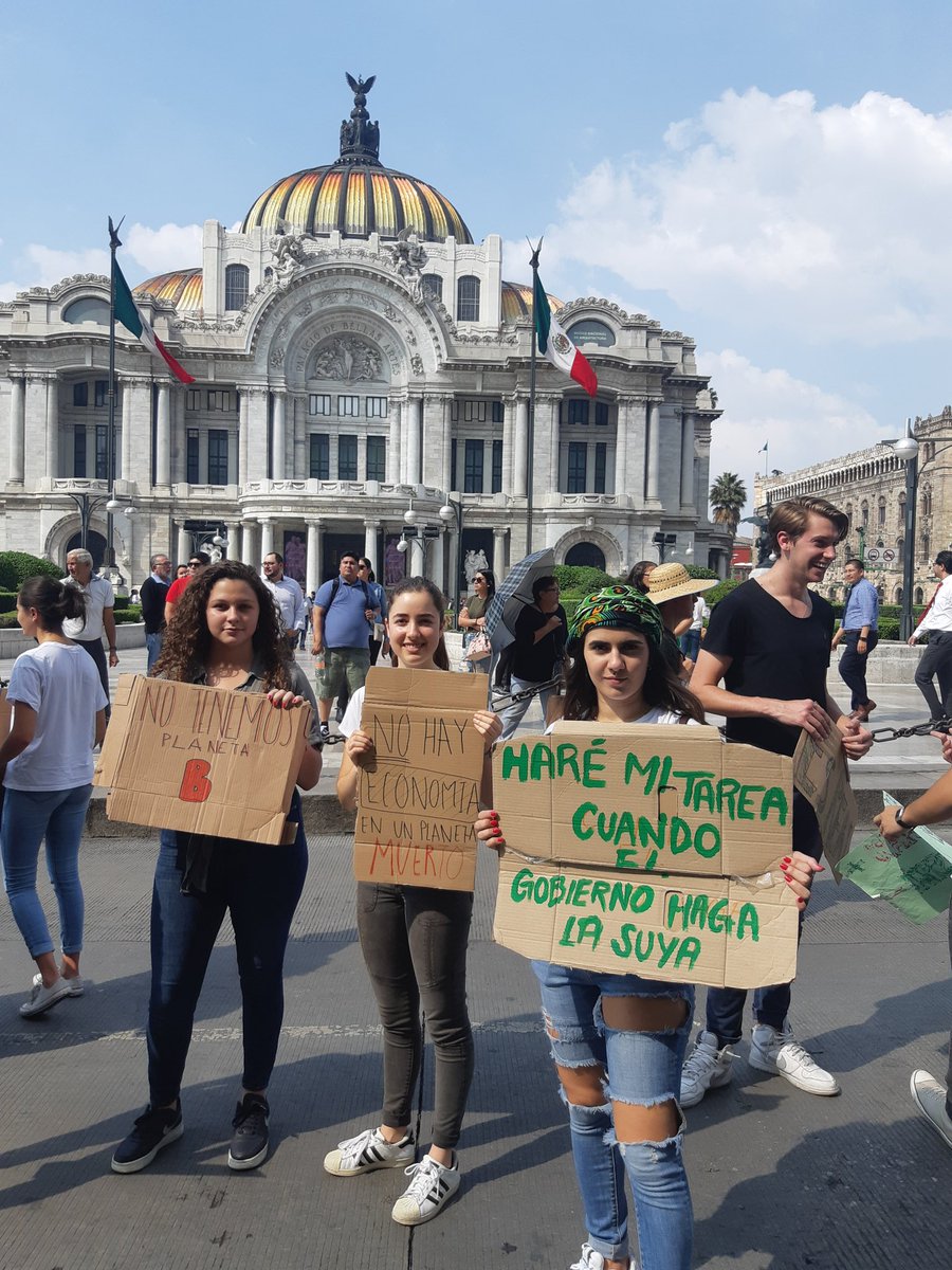 gustavrp's tweet photo. Marcha por el planeta en la Ciudad de Mรฉxico. "ยกCambio al sistema, no al ecosistema!"
#FridaysForFuture
#FridaysForFutureMx #HuelgaClimaticaGlobal
#CDMX #ClimateStrike #KidsClimateStrike @GretaThunberg #GretaThunberg https://t.co/E1MW5yQiFS