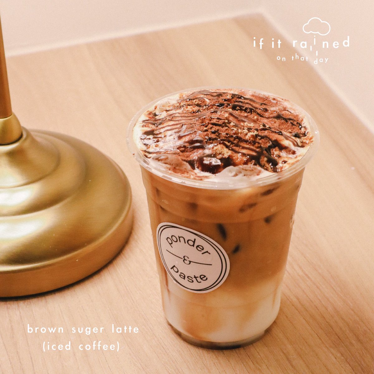 EaseAround's tweet photo. ในงาน #IfItRained ครั้งนี้ เรามีเครื่องด��่มพิเศษ 2 แบบ 2 รสชาติที่ออกแบบมาเพื่องานนี้โดยเฉพาะ🥤

พร้อมรับฟรี! ของพรีเมียม 2 ชิ้น cup sleeve จาก ease around และ risograph printed coaster จาก ponder &amp; paste (มีจำนวนจำกัด) 🌧 https://t.co/ToASd1a0a6