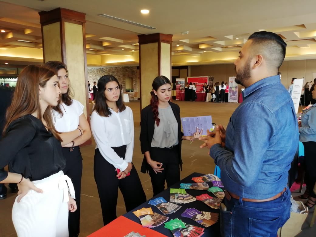 TecNMHermosillo's tweet photo. Agradecemos a #CDIAlfaes la invitación para que @TecNM_MX plantel Hermosillo promocionará su oferta educativa en ‘Exporienta 2019: Hacia el Emprendimiento Profesional’ celebrado en Club Golf Los Lagos
Gracias Francisco, Melina, Perla y Josué por su apoyo https://t.co/LIfKq9pgbR