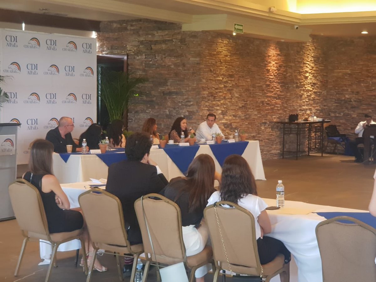 TecNMHermosillo's tweet photo. Agradecemos a #CDIAlfaes la invitación para que @TecNM_MX plantel Hermosillo promocionará su oferta educativa en ‘Exporienta 2019: Hacia el Emprendimiento Profesional’ celebrado en Club Golf Los Lagos
Gracias Francisco, Melina, Perla y Josué por su apoyo https://t.co/LIfKq9pgbR