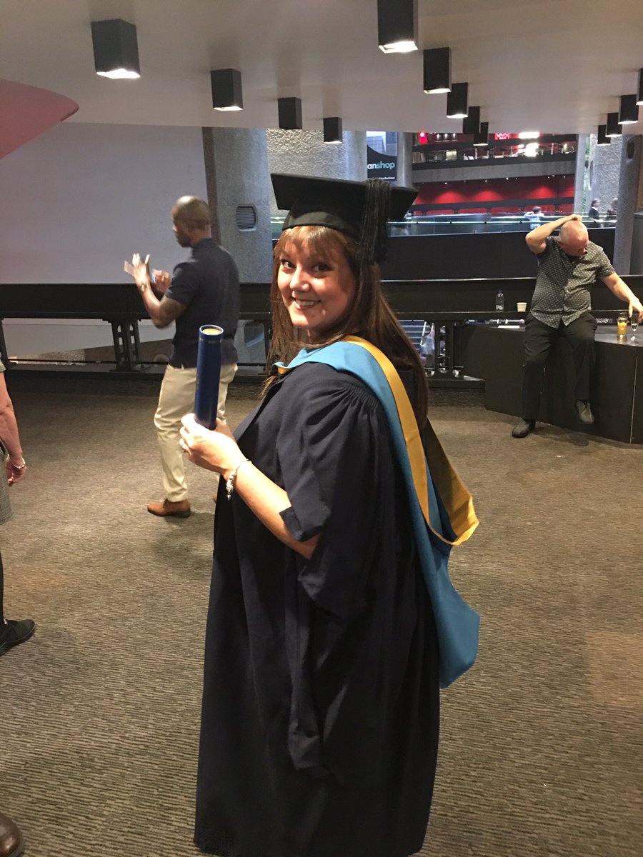 Ang25B's tweet photo. Finally done it!!! Awesome day 😬😬🎓👩🏻‍🎓#OUfamily https://t.co/hxjo144v4r