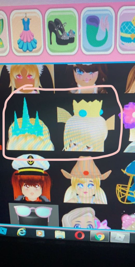 kodomo76555607's tweet photo. Hi @cybernova & @LeahAshe this is a cute little crown ♡♡
#outfit #royalehighoutfits #royalehigh #RoyaleHighTea #roblox #royalehightrading #cyberno #leahAssh https://t.co/u6AFvggV5e