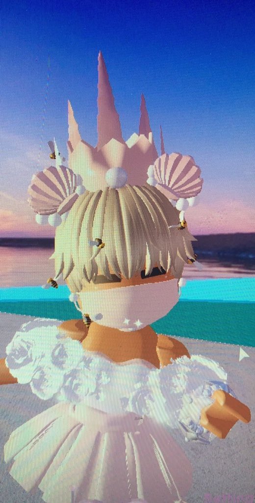 kodomo76555607's tweet photo. Hi @cybernova & @LeahAshe this is a cute little crown ♡♡
#outfit #royalehighoutfits #royalehigh #RoyaleHighTea #roblox #royalehightrading #cyberno #leahAssh https://t.co/u6AFvggV5e