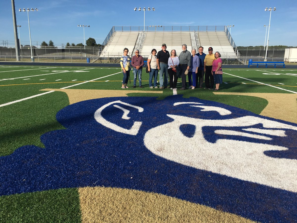 VHS_BlueDevils's tweet photo. This afternoon we welcomed members of the class of 1969 to campus for a tour. Happy 50th reunion! Thank you for the legacy you established! #THISisVarina #CrossingtheLineofAverage @HenricoSchools @AmyCashwell @amseelyeducator @TFerrellJr3 https://t.co/JfWlKuWtgn