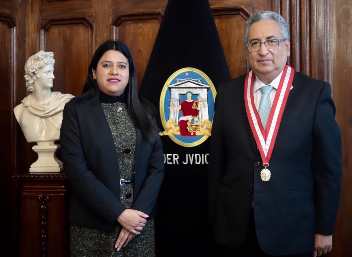 ComisionMujerF's tweet photo. Nos reunimos con el presidente del @Poder_Judicial_, José Luis Lecaros, para coordinar estrategias en la lucha contra la violencia.
Es nuestro deber promover el acceso a la justicia. #LuchamosContraLaViolencia

@KLuciaGilvonio 
Presidenta de @ComisionMujerF https://t.co/m06acxuBUU