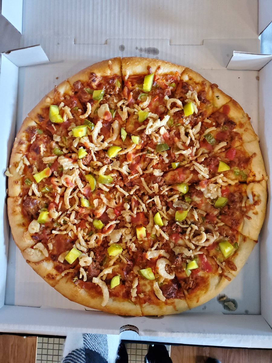 @YYCPizzaWeek starts today! 10 days + 40ish pizzas + one charity! We sampled 5 of 40ish pizza contenders:

@RevolutionYYC Newton II
<a href="/windsorpizzaco/">Windsorpizzaco</a> Sloppy Joe Pie
#CravingsRestaurant Pizza Harana

1/2