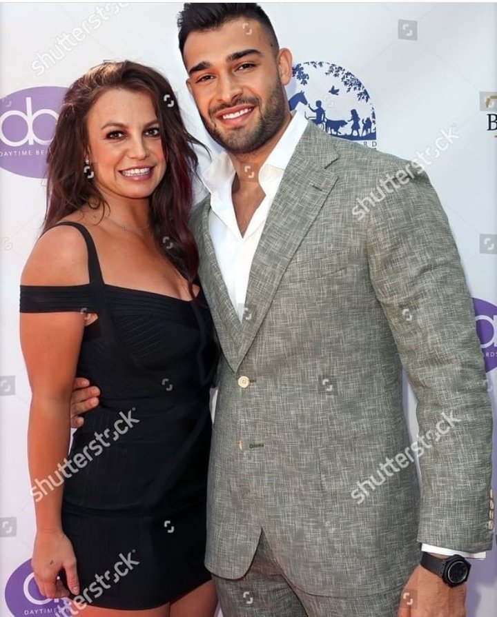 BritneysBitchGr's tweet photo. Stunning-ney. Sam-ney today! 💖💖 https://t.co/Pn5R7kONDg