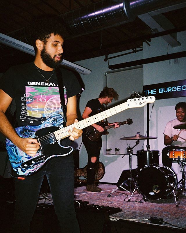 Happy friday errrbody🗓⚡️⚡️⚡️⚡️⚡️⚡️⚡️⚡️ 📸: @mikevermeil ift.tt/2Ih8rEh