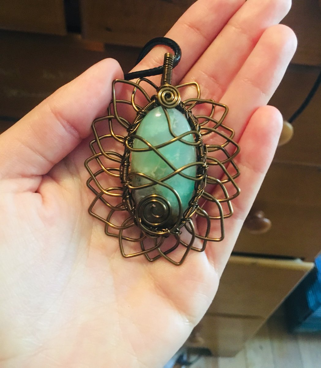 another  @mildhippie sunflower pendant that I bought a few weeks ago which makes it my fifth pendant from her! One of my favorites so far 