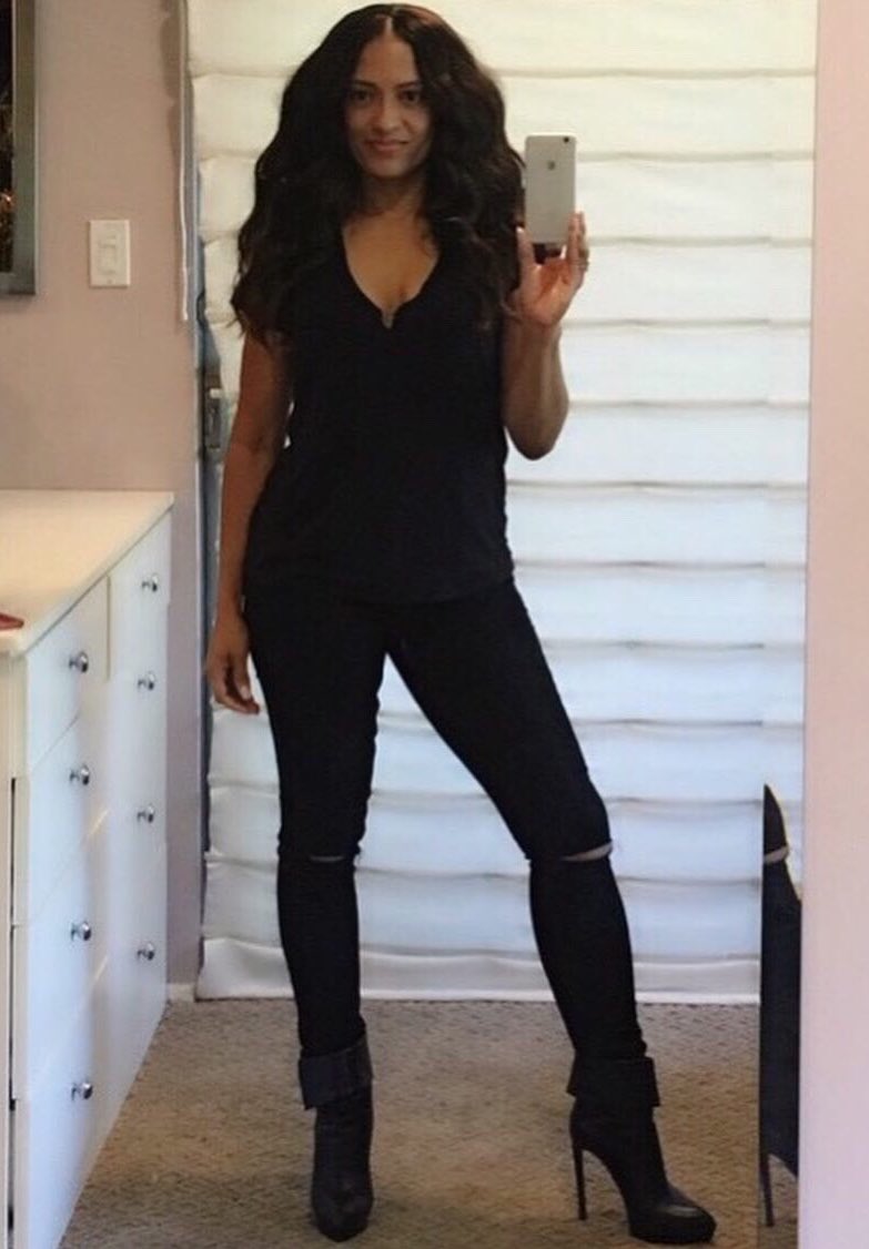 X 上的Melissa De Sousa:「#TGIF 🖤 https://t.co/QGG8UBHAbh」 / X