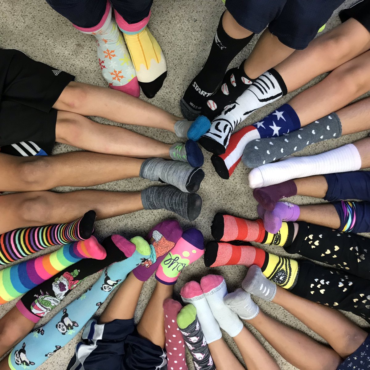 MsBerkSecond's tweet photo. Crazy Sock Day Celebration after reaching $40/lap for our Fun Run! Amazing job on meeting our second goal! #wiredforFUN #colorful #fridayfun @SalemElementary @SalemSecond https://t.co/FuFVcIjTlb