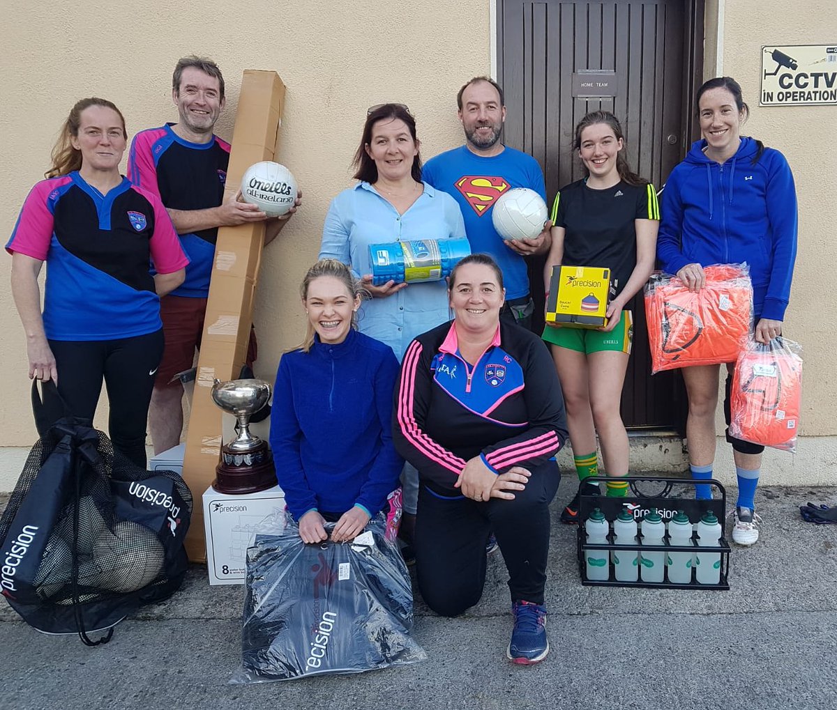 StManchans's tweet photo. St Manchans Ladies 🏐 are delighted to receive funding as part of the Community Enhancement Programme from      
@offalycoco, Offaly Local Development Company &amp; @DeptRCD. The funding has allowed us to purchase essential equipment! 💪👌👍 #OLCDC #ThankYou #Blackblueandpink 🖤🔵💟 https://t.co/3BbtjMnA00
