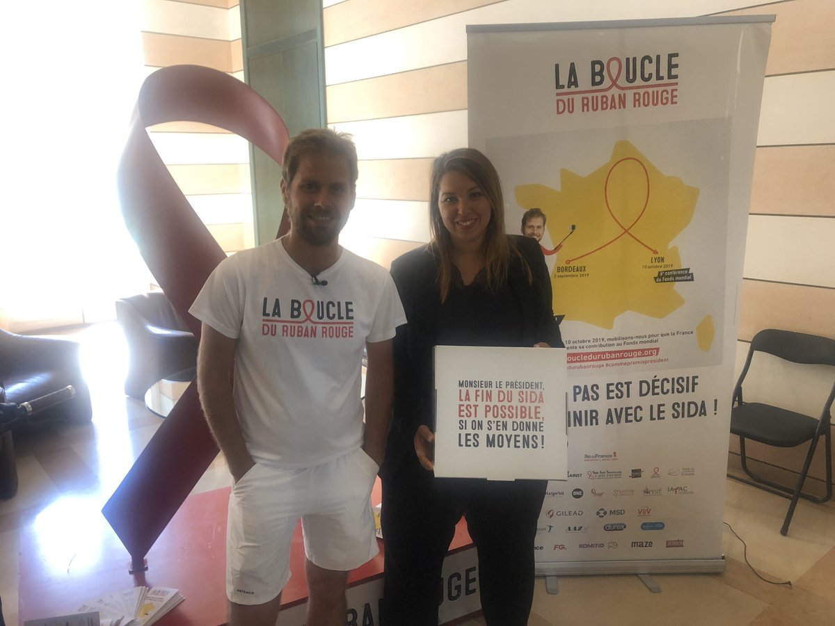 HellaKribi's tweet photo. Jusqu’au 10 octobre, mobilisons-nous pour #laboucledurubanrouge pour que la France augmente sa contribution au Fonds mondial pour en finir avec le #Sida. #commepromispresident @Alternative_IDF @iledefrance https://t.co/FYNS16rUbO