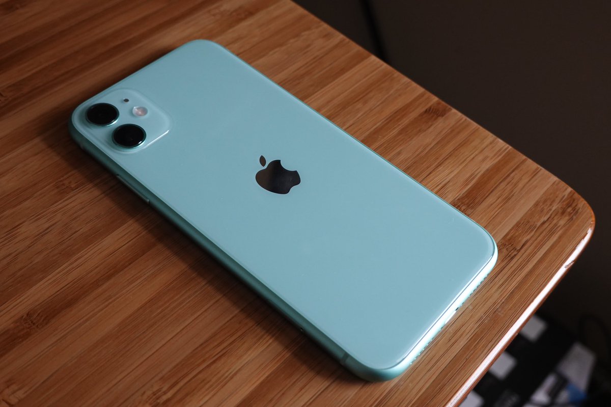 Купить 1 айфон 13. Эппл айфон 11. Apple iphone 11 64 ГБ зеленый. Apple iphone 11 64gb Green. Смартфон Apple iphone 11 128gb Green.