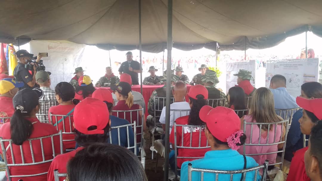 AlcEzeZamora's tweet photo. Activados en  Ejercicio de Acción Integral #VenezuelaSoberaniaYPaz2019 la @REDI_Oriente supervisó a la @ADI524Chaima  y el Sistema  Organizativo Territorial de las UPDI, las ODDI y su adiestramiento en la aplicaci��n del Método Táctico de Resistencia Revolucionaria
@Raul_Brazon https://t.co/HsUs7wkWta