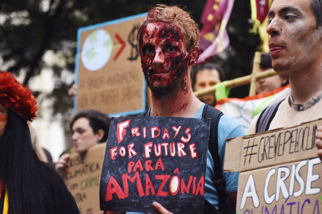MidiaNINJA's tweet photo. No Rio de Janeiro, o #GlobalClimateStrike acontece na Praça XV. Por JUSTIÇA CLIMÁTICA!
Foto: @jpereiraqa / Mídia NINJA
#ClimateStrike #GrevePeloClima #GreveGlobalPeloClima #ClimateChange #SOSAmazônia #MeioAmbiente #FightForAmazonia #ActForAmazonia #fridaysforfuture https://t.co/8X1LINQIHM