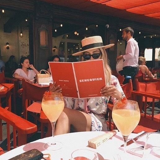 Riviera Chic🥂@michellesalasb in the Anise Silk Crepe de Chine Kimono.

Shop the Anise Silk Kimono:bit.ly/2ZiaaPo