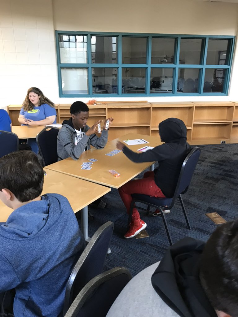 mrmLincolnMS's tweet image. In Computer Science Discoveries students work with a partner and playing cards to learn about processing.  One student is the sorter and the other is the pointer.  The goal is to get the cards in order.  @GoSplitters @TeachCode #MiCoding #MiSTEM #splitternationcodes