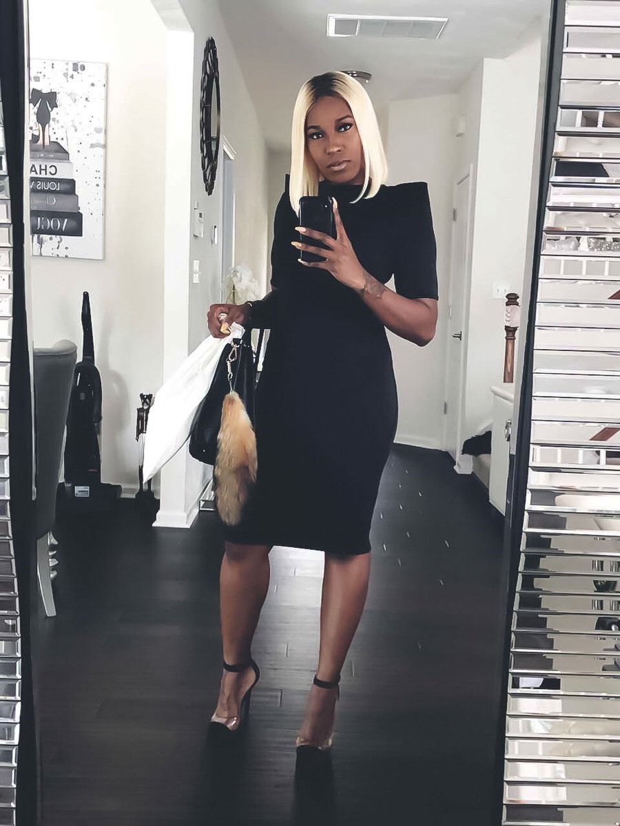 Fabulousperks's tweet photo. She never really wanted to fit in, she values standing out.
Dress: by yourself truly! @MelesiaRobinson
@Beyonce @itskiyanne @KimKardashian @masikakalysha
#MoodKanye #Unapologetic #EmbracingConfidence #InnerBeyonce https://t.co/94fatMvXFl