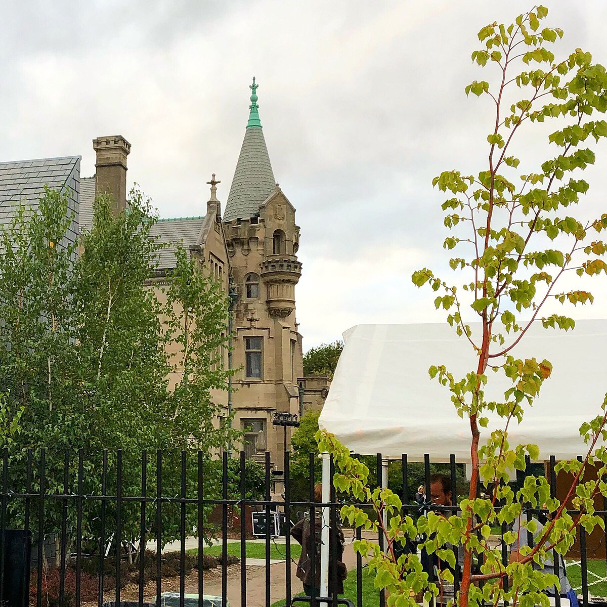 VIKINGS AND COCKTAILS AT THE CASTLE!
Now on the Blog!
prepwithtwist.blogspot.com/2019/09/viking…