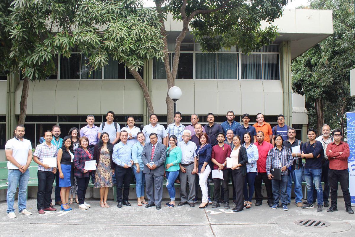 FCNM_Espol's tweet photo. Hoy se llevó a cabo la Clausura de la 2da Escuela de Verano de Matemática de la FCNM. El Decano (e) Guillermo Baquerizo, se dirigió a los asistentes e hizo entrega de los certificados a participantes e instructores. ¡Esperamos verlos en su próxima edición! #SomosESPOL @ESPOL https://t.co/GG1sPpYIe7