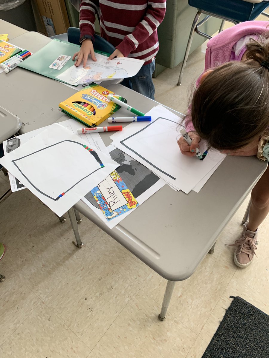 Grade 3 Ss @StratfordPOB traveling the world with the help of an @Ozobot - they had an absolute place with this map challenge! Thanks @POB_ELEM_STEAM - @AlisonJClark @MrsWintersSR