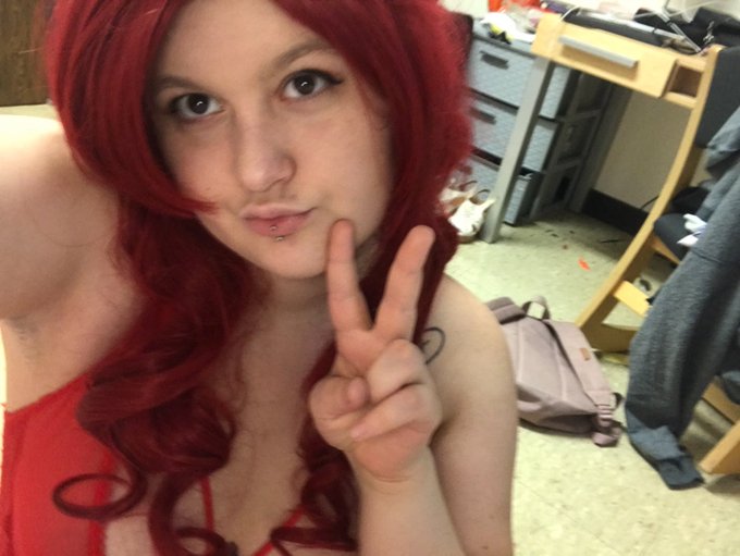 I lied I&rsquo;m gonna broadcast on #manyvids since flash doesn&rsquo;t let me broadcast on mfc 🙃 username: avery_doll21<a href="/tag/manyvids"class="tags">#manyvids</a>