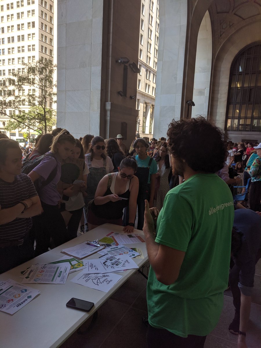 AlleghenyGreens's tweet photo. Our chair @Jaytingwalker spoke with many activists about our Green values and work in activism and electoral politics. We were excited to meet everyone that stopped by and looking forward to future action for the planet! #ClimateStrike #FFFPGH #GPStrike https://t.co/QcBo0uBWvA