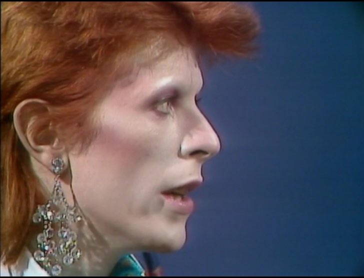 BOWIE KOOKS FRANCE tweet media