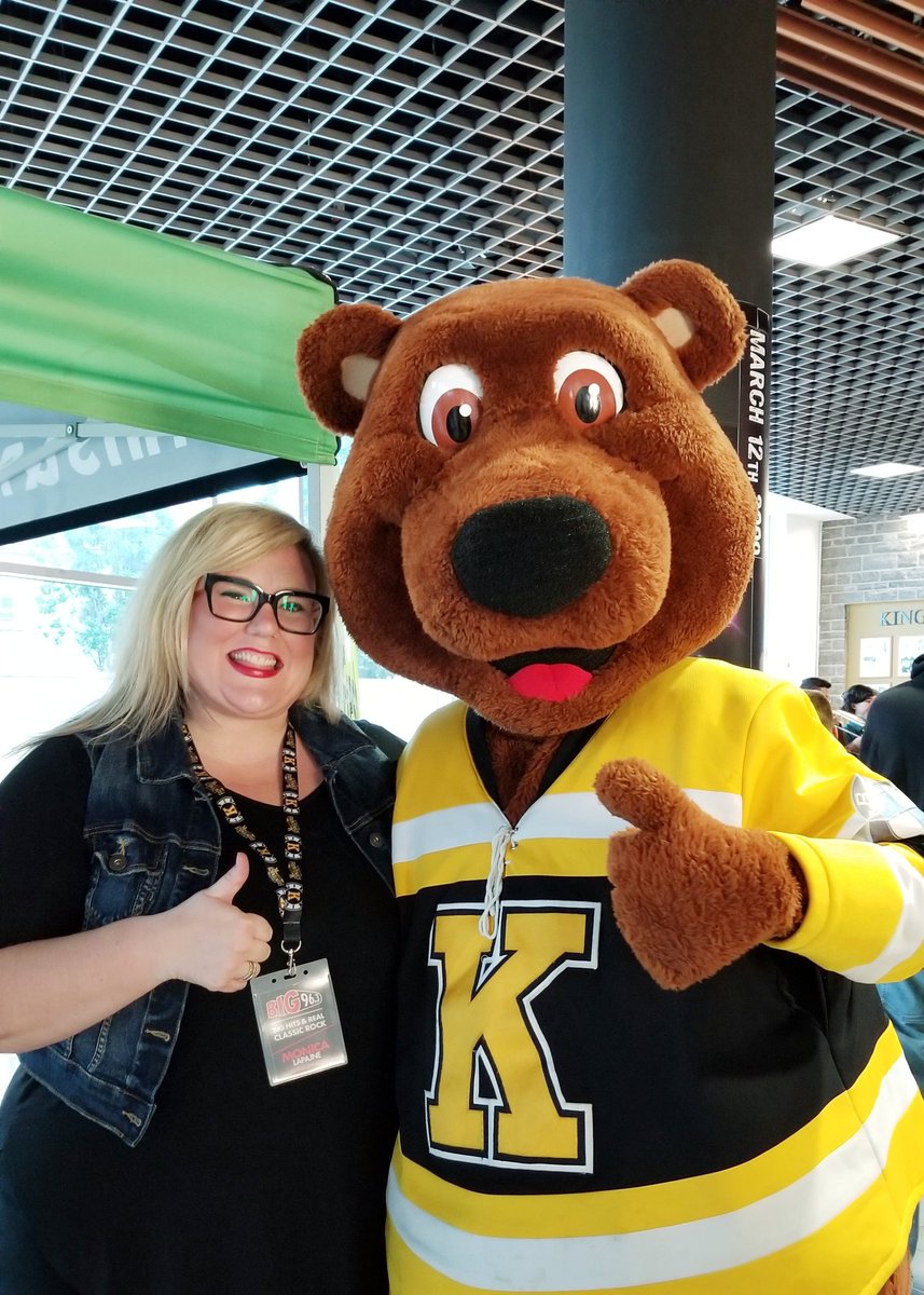 1043FreshRadio's tweet photo. Who is excited for some hockey!?!?! WE ARE! @KingstonFronts #GoFrontsGo #YGK #GoFronts https://t.co/yBNWITZ8NV