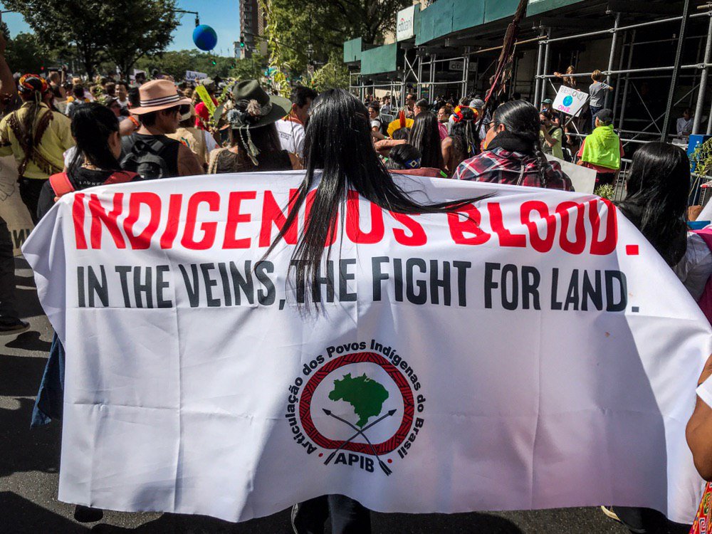 MidiaNINJA's tweet photo. Ocupação indígena em marcha histórica por justica climática em Nova York.
Fotos: Eric Terena @EricMarky / Mídia India
#ClimateStrike #GrevePeloClima #GreveGlobalPeloClima #ClimateChange #SOSAmazônia #MeioAmbiente #FightForAmazonia #ActForAmazonia #fridaysforfuture https://t.co/5taQk7kS1C