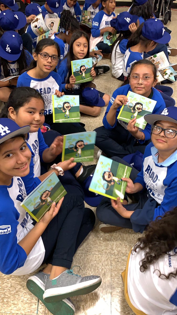 Much gratitude for @DodgersFdn, @Dodgers & @BillieJeanKing for bringing the gift of literacy to Oropeza and Edison 5th graders!  #proudtobelbusd #lareads #gododgers