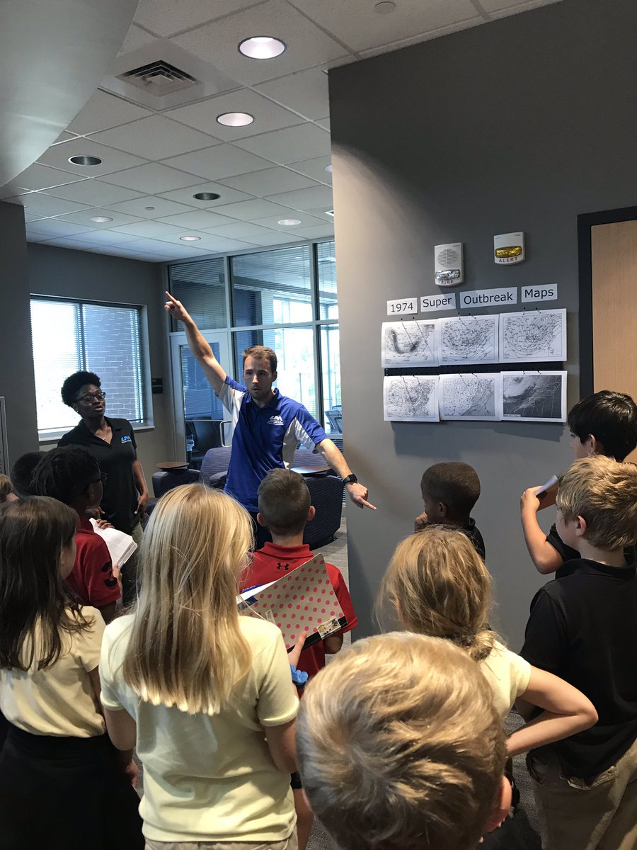 ejones604's tweet photo. Thank you to @UAHSWIRLL and @NWSHuntsville for hosting our curious students! They had a blast learning all about weather and natural disasters! @SPARK_STEM #athensproud https://t.co/65SxmxmUR1