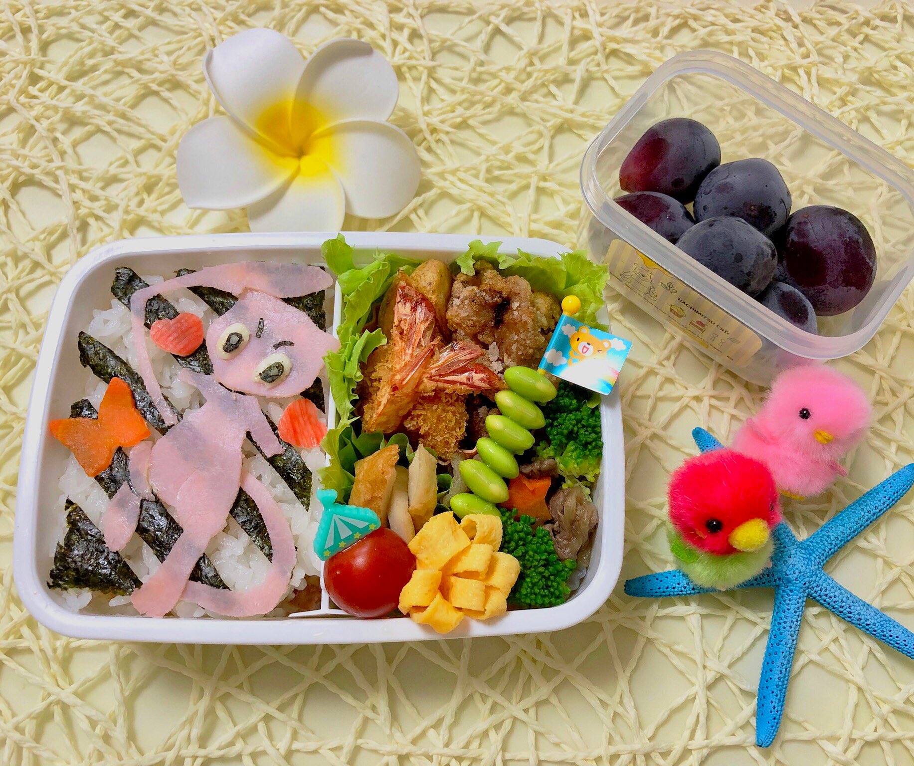 Tomo3 土曜日なのにお弁当持ちで参観日 本日のお子ちゃまランチは ポケモンのミュウ のつもり 簡単 に作ってと言う息子よ 母はポケモン世代ではないので よく分かりません キャラ弁 息子弁当 ポケモン ミュウ T Co Dcxmszv6qx