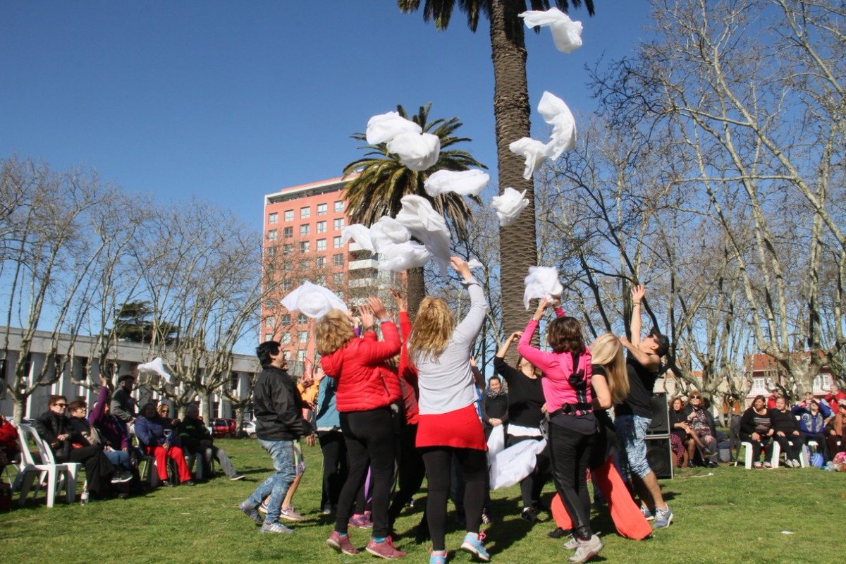 facumlopez's tweet photo. Para agasajarlos en el #DíaDelJubilado, compartimos una hermosa tarde al aire libre con nuestros adultos mayores. Que se sientan activos e incluidos en la comunidad es lo que siempre les transmitimos, y hoy organizamos una jornada recreativa para que disfruten su día https://t.co/jMh7BqexGj