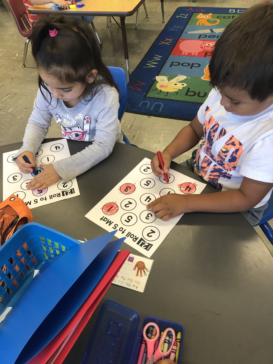 MrsGargano25's tweet photo. Partnering up to work on our number recognition! #teamwork #dice #roll #quicklooks @25Lafayette @Braunsdorf25 https://t.co/iMLjEtGqiL